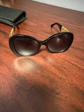 Luxury Black and Gold Women's Sunglasses